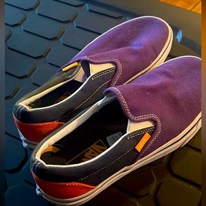 Worn like twice still new , my mom just don’t wear them anymore